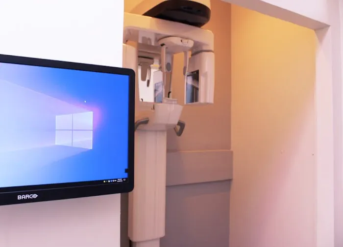 Elegant Dental Center Picture 4