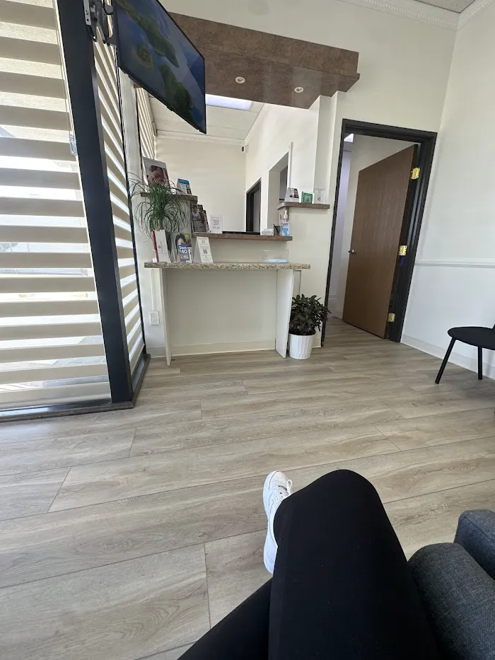 Elegant Dental Center Picture 2