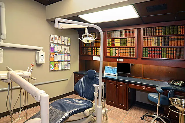 Grand Dental - Franklin Park Picture 1