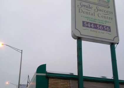 Smile Success Dental Centre: Johnson Mimi V DDS