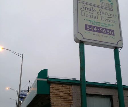 Smile Success Dental Centre: Johnson Mimi V DDS