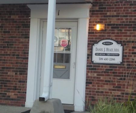 Dr. Daniel J Healy DDS