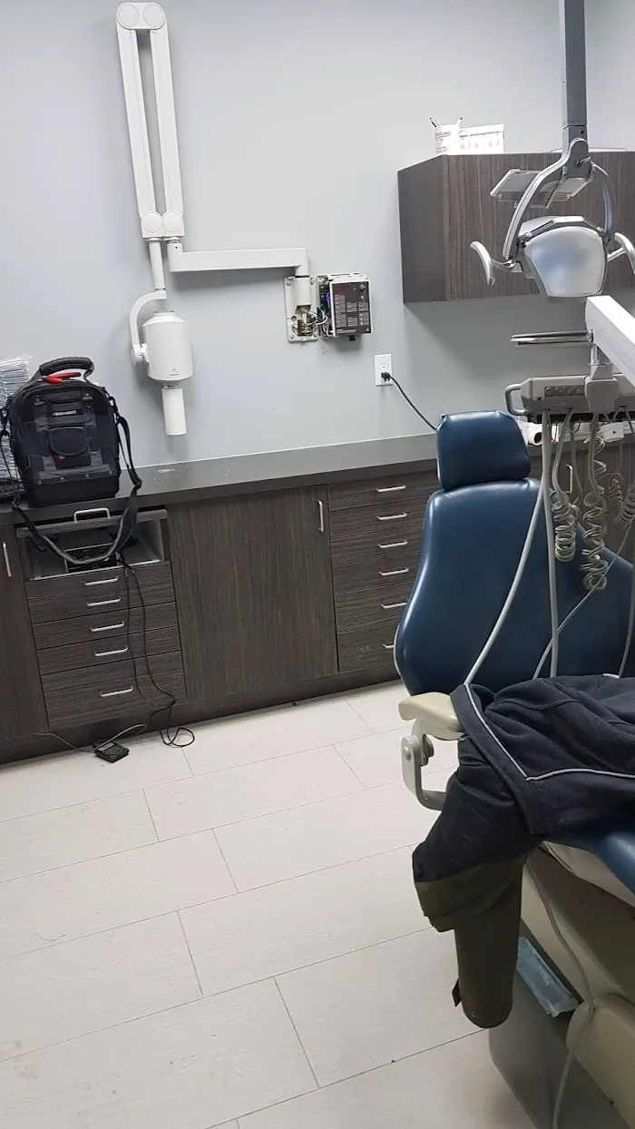 Bathurst-Steeles Dental Centre 5