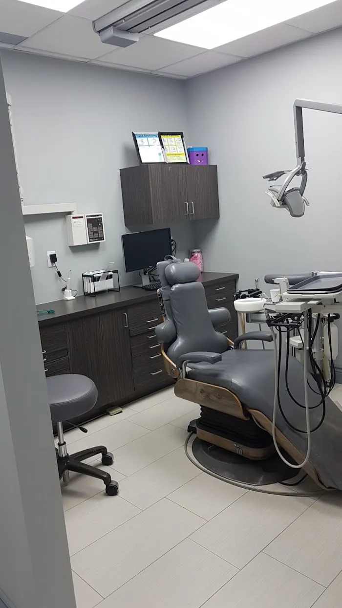 Bathurst-Steeles Dental Centre 3