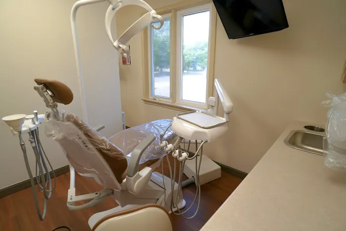 Eringate Dental Clinic | Dr. M. Victoria Razon-Clemente and Associates 5