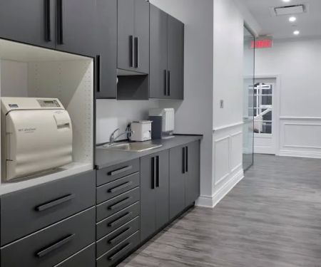 Dr. Wisdom - Dentiste Montreal - Centre Dentaire Aoude VSL
