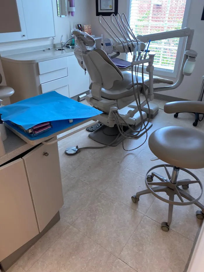 Farhad Hakim D.D.S. Herndon Dental Center Picture 4