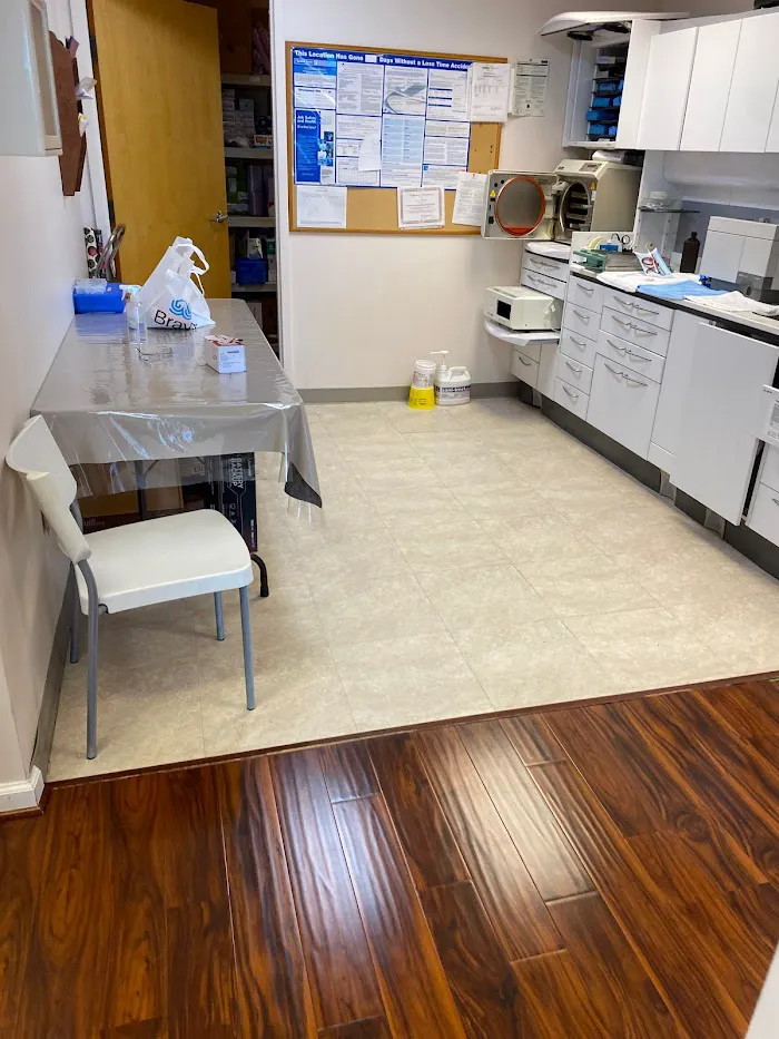 Farhad Hakim D.D.S. Herndon Dental Center Picture 6