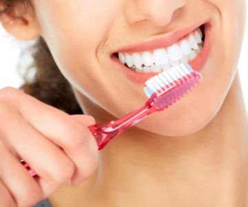 How to Create a Natural Oral Hygiene Routine at Home: Simple and Effective Tips
