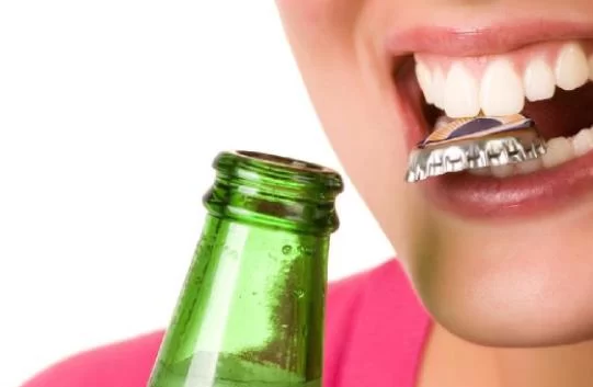 Impact of Alcohol on Oral Health: How Alcohol Affects Your Teeth and Gums
