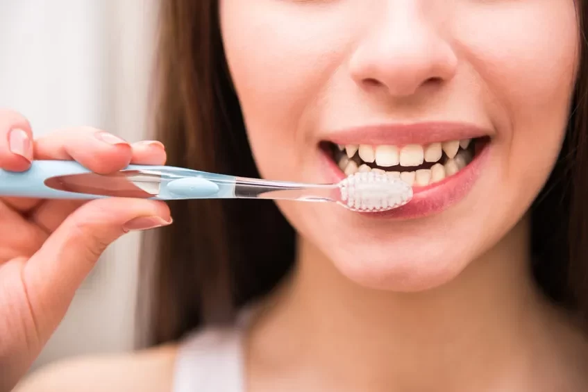 How to Brush Your Teeth the Right Way: A Comprehensive Guide to Oral Hygiene