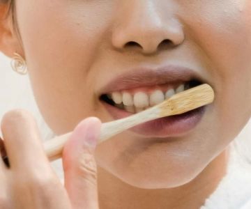 Healthy Oral Habits to Reduce Tooth Sensitivity: Effective Tips & Solutions