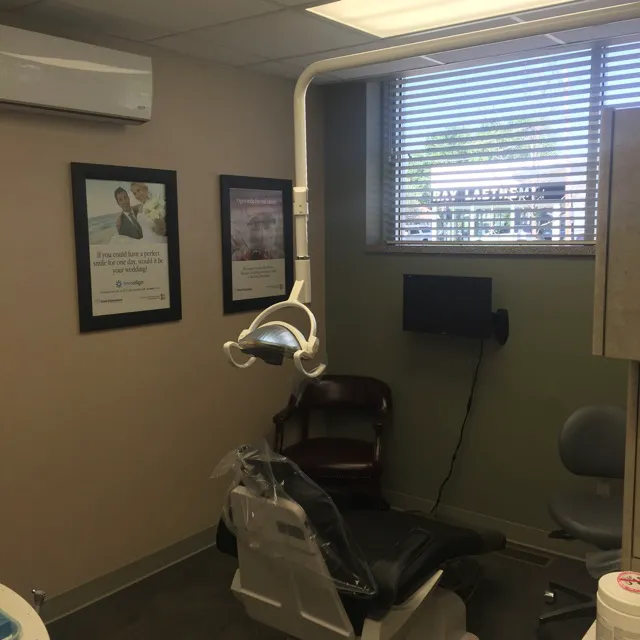 Great Expressions Dental Centers - Grosse Pointe Picture 6