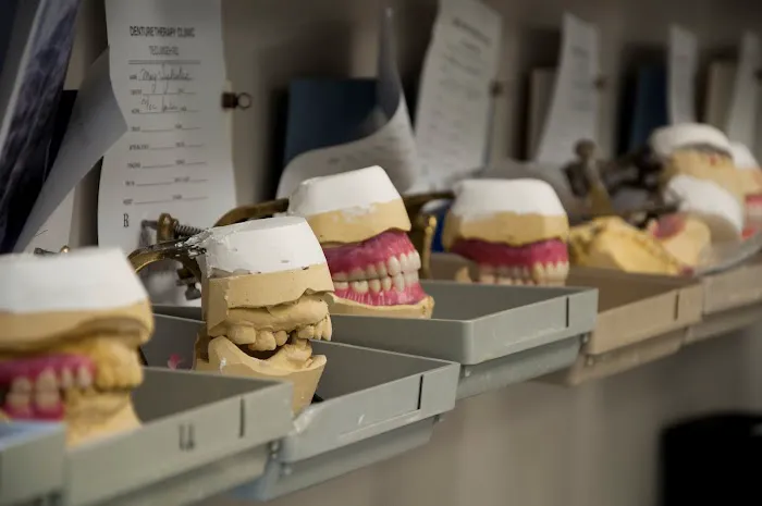 Bardgett Smile Center - Dentures and Implants Clinic Picture 2