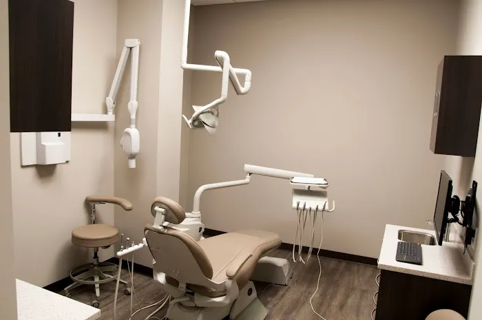Bardgett Smile Center - Dentures and Implants Clinic Picture 4