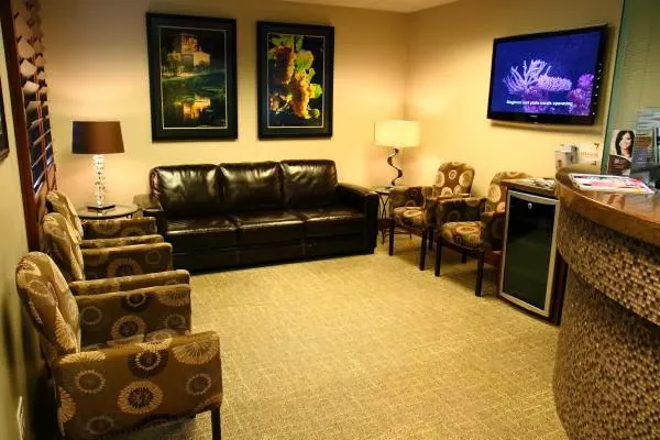 Rancho Bernardo Dental Arts Picture 6