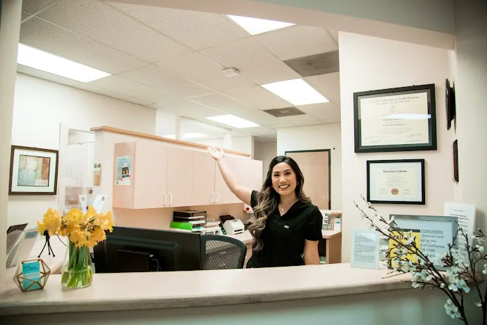 Diamond Dental Studio Picture 1