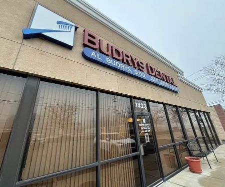 Budrys Dental