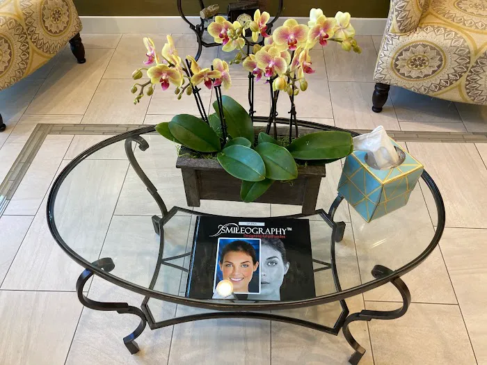 Encino Cosmetic & Dental Implants Picture 6