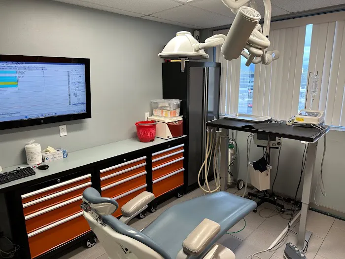 Ghotanian Dental Encino Picture 2