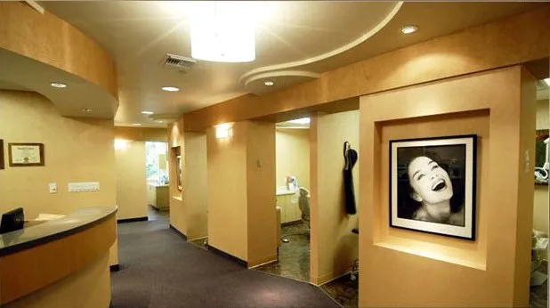 Smile Studio LA Picture 1