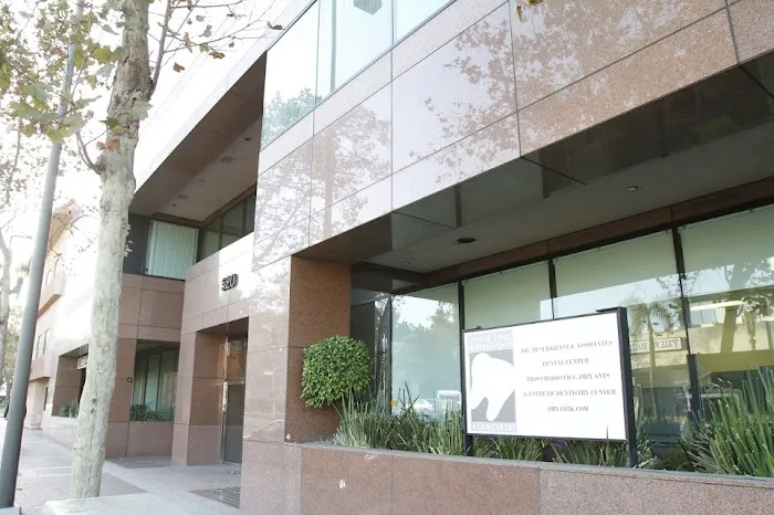 Los Angeles Dentists Group - Glendale Picture 3