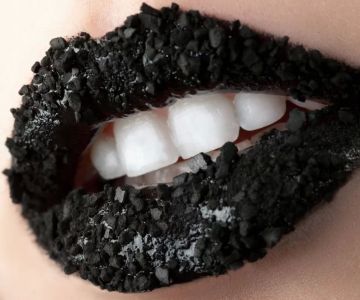 Safe and Effective Ways to Whiten Teeth with Charcoal Powder