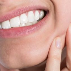 How to Manage Tooth Sensitivity Caused by Whitening Treatments