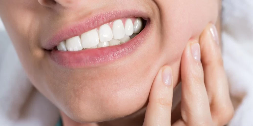 Understanding the Causes of Tooth Sensitivity to Heat and Cold and Effective Management